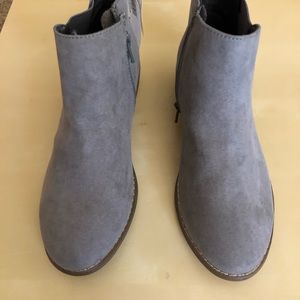 Girls Grey Boots